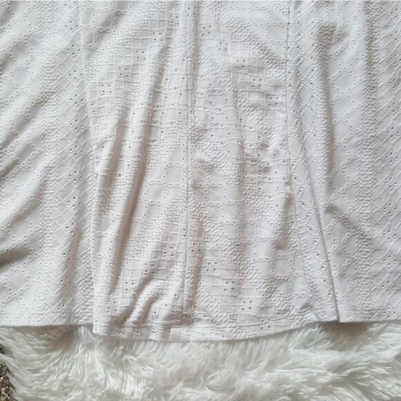 Torrid Top White Sleeveless Vneck Womens Size 2X - Picture 5 of 8